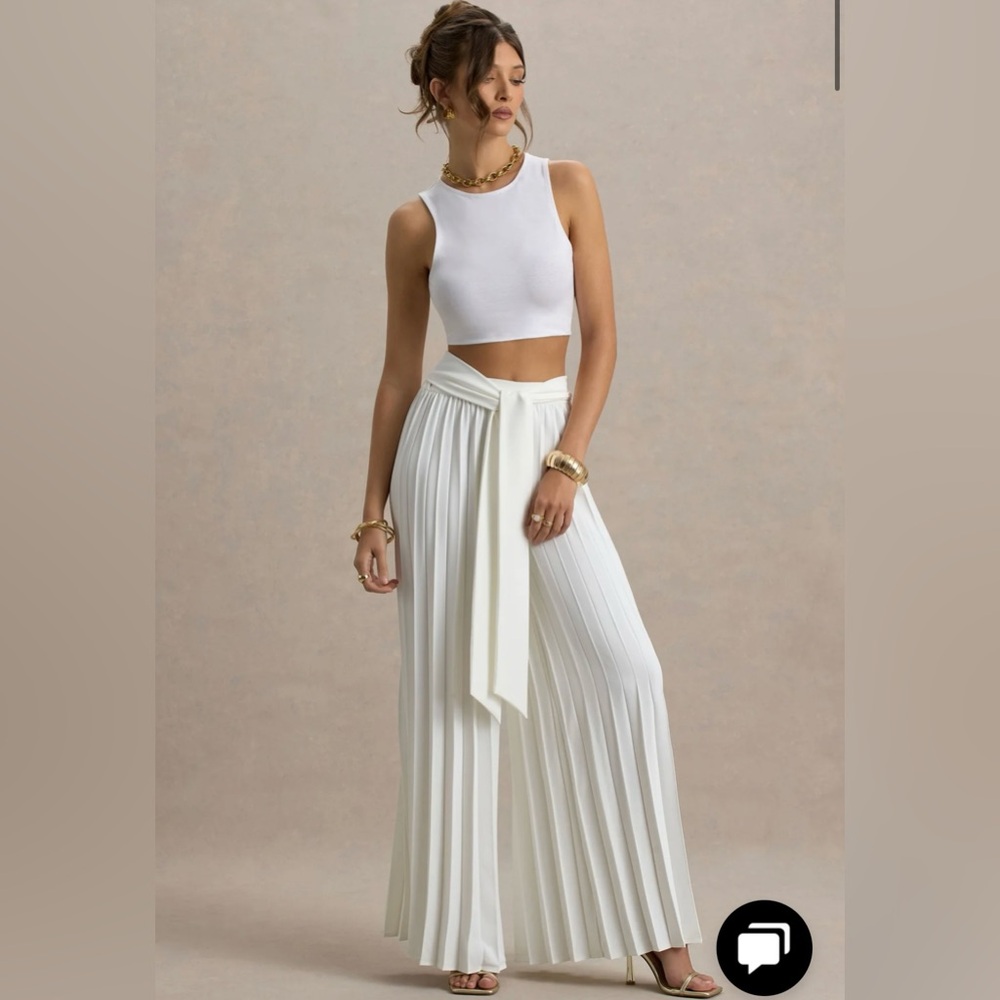 Club L London ECLIPSE
CREAM PLEATED WIDE-LEG TROUSERS